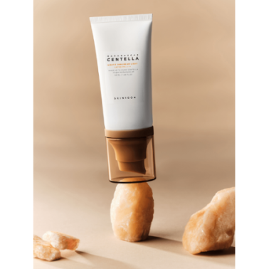 SKIN1004 CENTELLA MADAGASCAR CRÈME SOLAIRE LÉGÈRE AIR FIT SKIN1004 CENTELLA MADAGASCAR CRÈME SOLAIRE LÉGÈRE AIR FIT