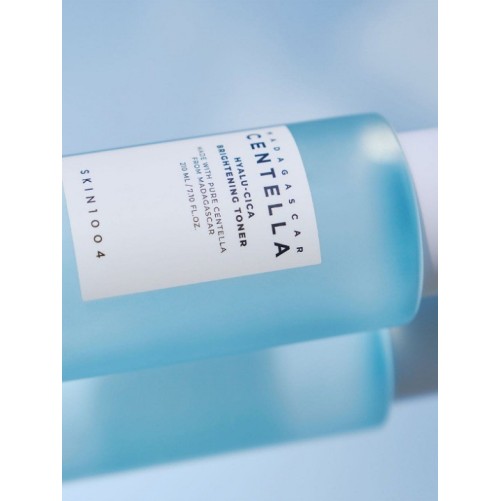 SKIN1004 CENTELLA MADAGASCAR TONIQUE ÉCLAIRCISSANT HYALU-CICA