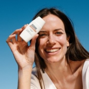 ISDIN PHOTOPROTECTION ECRAN SOLAIRE ACTIVE UNIFY FUSION FLUIDE TEINTEE SPF50+ 50ML