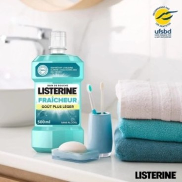 LISTERINE FRAÎCHEUR GOÛT PLUS LÉGER BAIN DE BOUCHE 250 ML